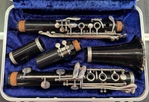 PLASTIC CLARINET WITH CASE