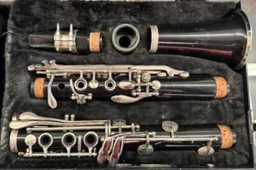 PLASTIC RESONITE CLARINET WITH CASE