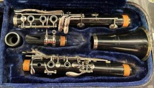PLASTIC CLARINET WITH CASE