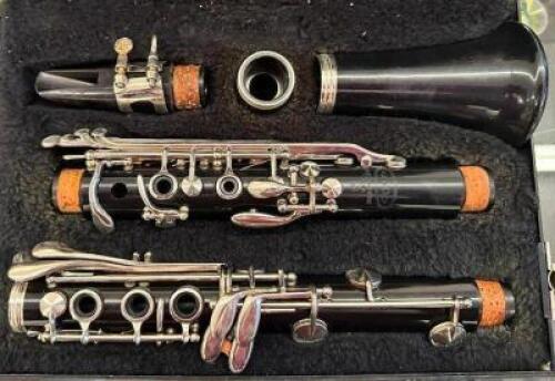 PLASTIC CLARINET WITH CASE