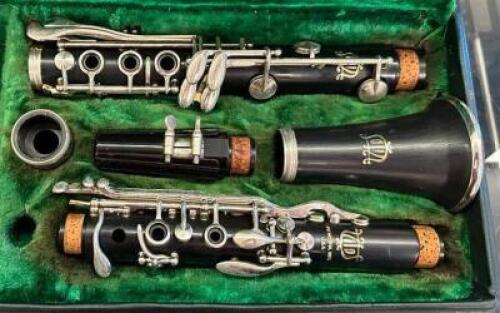 CLARINET WITH CASE