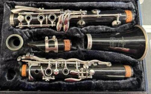 PLASTIC CLARINET WITH CASE