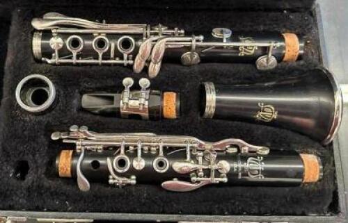 PLASTIC CLARINET WITH CASE