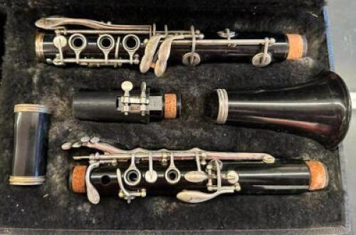 PLASTIC CLARINET WITH CASE