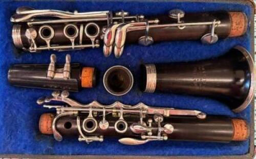 OLDS AMBASSADOR WOOD CLARINET