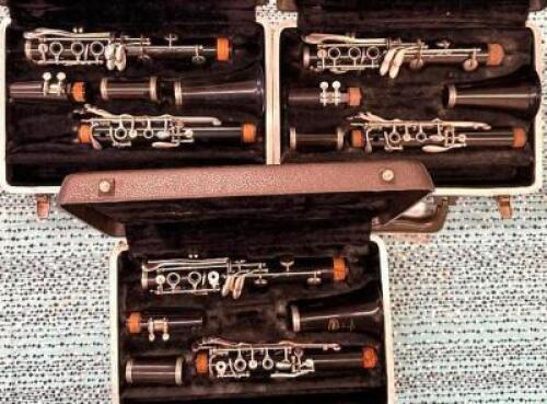 (3)- PLASTIC BUNDY CLARINETS