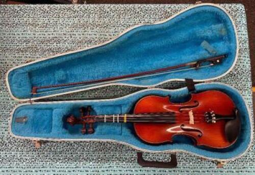 3/4 VIOLIN WITH CASE & BOW
