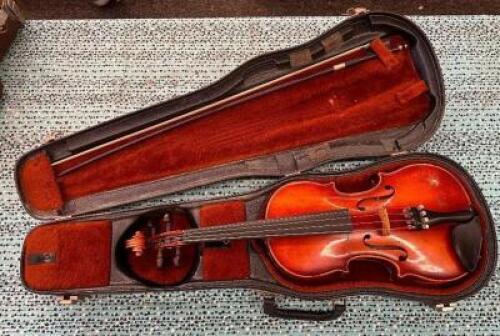 3/4 VIOLIN WITH CASE & BOW