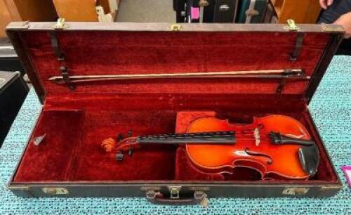 3/4 VIOLIN WITH CASE & BOW