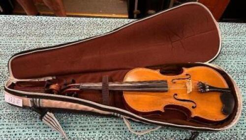 4/4 VIOLIN WITH CASE & BOW