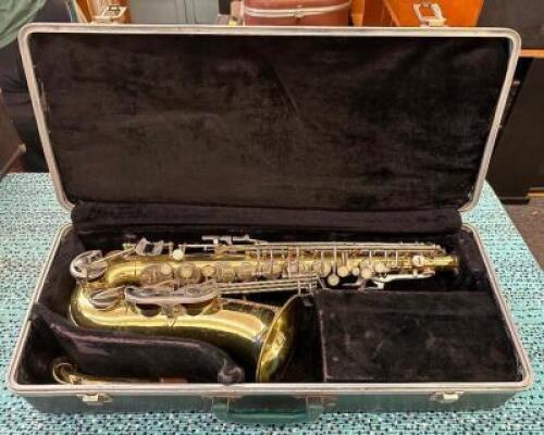 ALTO SAXOPHONE WITH CASE