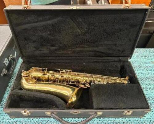 ALTO SAXOPHONE WITH CASE