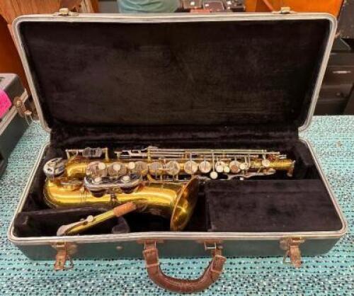 ALTO SAXOPHONE WITH CASE