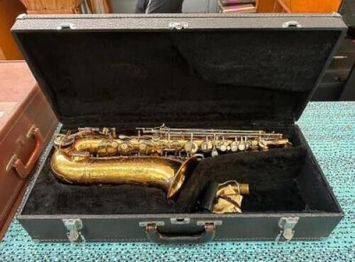 ALTO SAXOPHONE WITH CASE