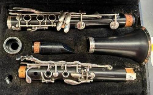 PLASTIC CLARINET WITH CASE