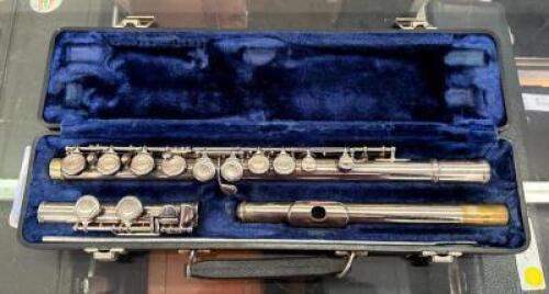 C FLUTE WITH CASE