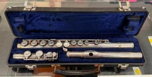 C FLUTE WITH CASE