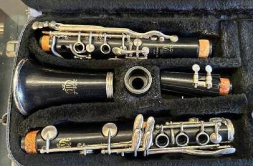 PLASTIC CLARINET WITH CASE