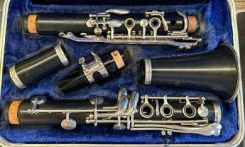 CLASSIC CLARINET WITH CASE