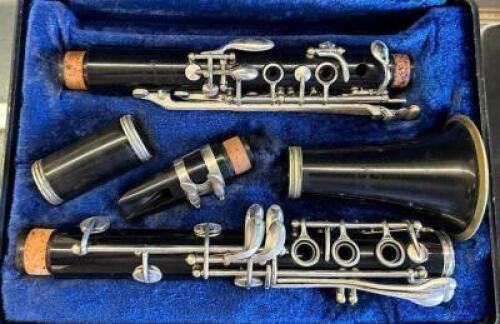 PLASTIC CLARINET WITH CASE