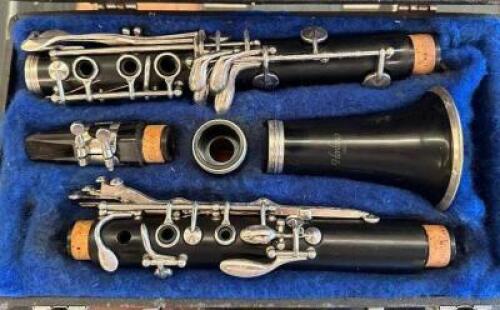 CLARINET WITH CASE