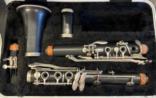 CLASSIC CLARINET WITH CASE