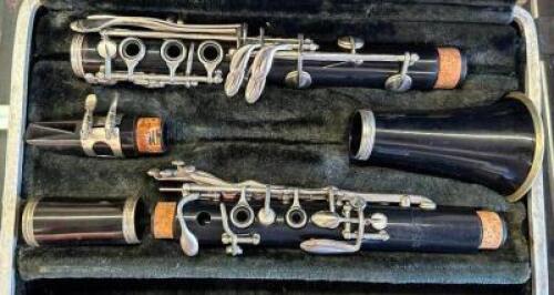PLASTIC CLARINET WITH CASE