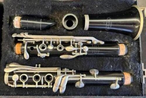 CLARINET WITH CASE