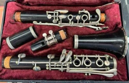 PLASTIC DIRECTOR CLARINET WITH CASE