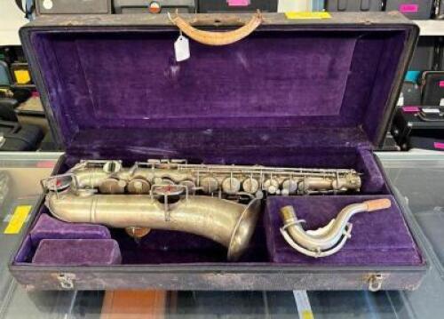 TRUE TONE ALTO SAXOPHONE