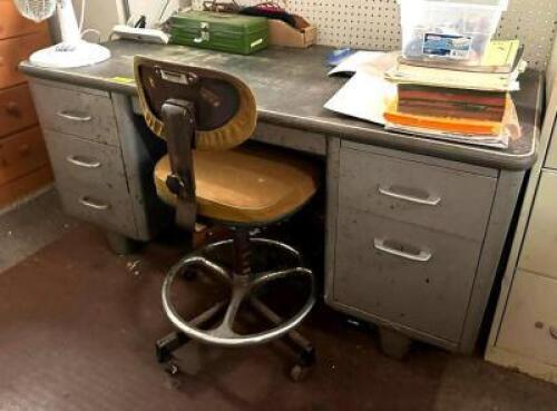 5-DRAWER METAL DESK
