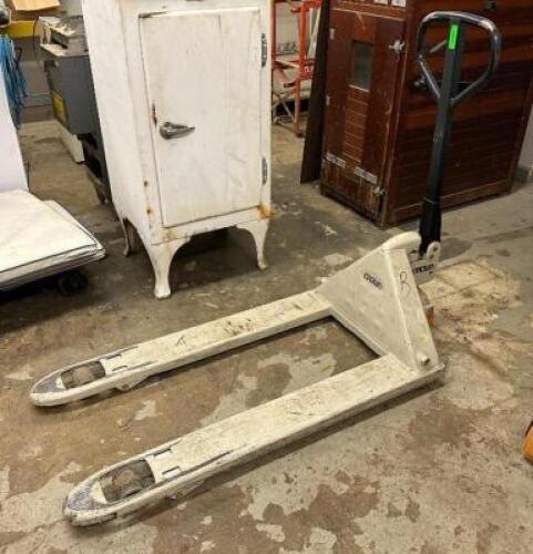 CROWN PALLET JACK