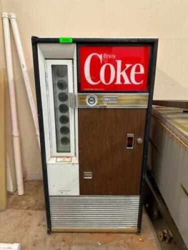 VINTAGE COCA-COLA MACHINE