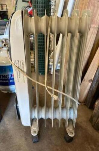 PELONIS SPACE HEATER ON WHEELS