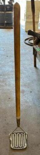 LARGE POTATO MASHER
