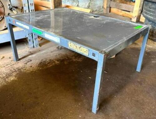 METAL STAND