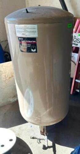 CAPTIVE AIR WATER TANK