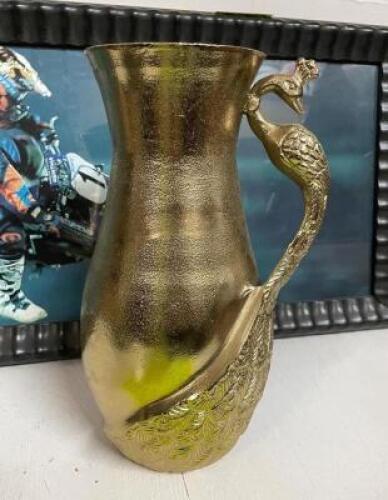 CERAMIC CONTAINER WITH TURNEY HANDLE