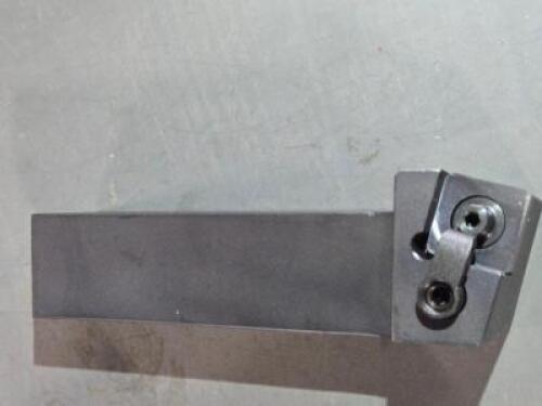 DESCRIPTION: (1) MSRNR 24-8E INDEXABLE TURNING TOOLHOLDER BRAND/MODEL: UNKNOWN 91422733 SIZE: 1-1/4" SQ SHANK RETAIL$: $98.30 QTY: 1