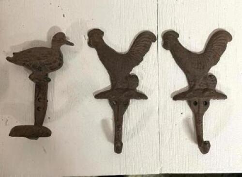 ASSORTED ANIMAL CAST IRON HOOKS AS SHOWN