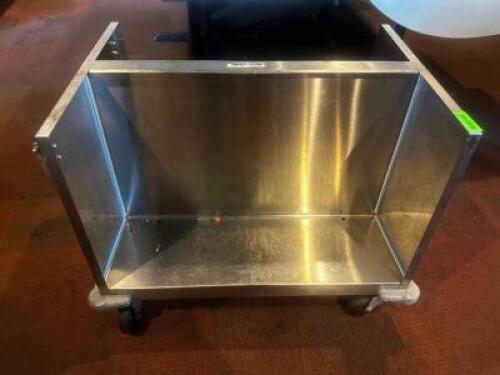 DESCRIPTION SERVOLIFT FASTERN DOUBLE SIDES STAINLESS CART SIZE 32" X 23" LOCATION ROOM 1 QTY 1