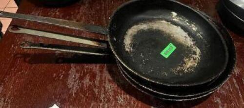 DESCRIPTION (3) 12'" SKILLETS SIZE 14" THIS LOT IS: SOLD BY THE PIECE LOCATION ROOM 1 QTY 3