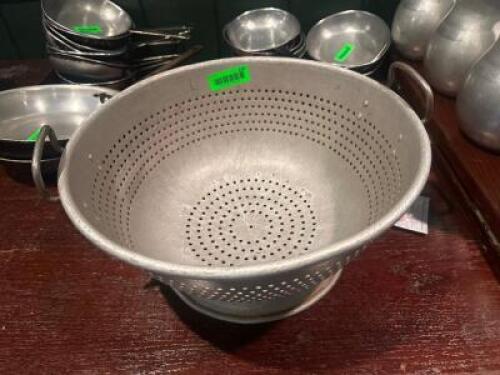 DESCRIPTION 16" ALUMINUM COLANDER. SIZE 16" LOCATION ROOM 1 QTY 1