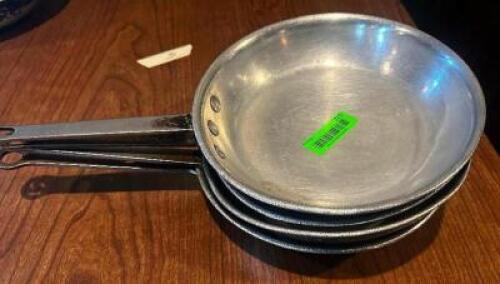 DESCRIPTION (4) 10" SKILLETS SIZE 10" THIS LOT IS: SOLD BY THE PIECE LOCATION ROOM 1 QTY 4