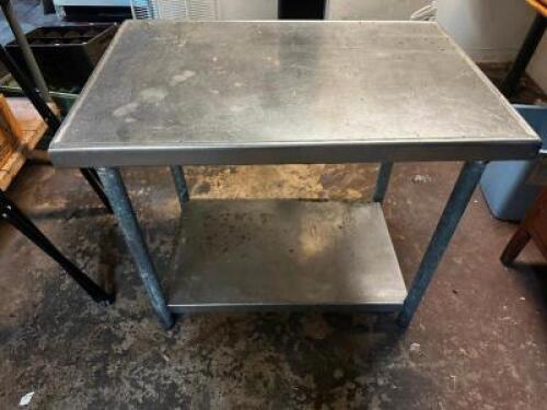 DESCRIPTION 36" X 24" STAINLESS TABLE SIZE 36 "X 24" LOCATION BASEMENT 1 QTY 1
