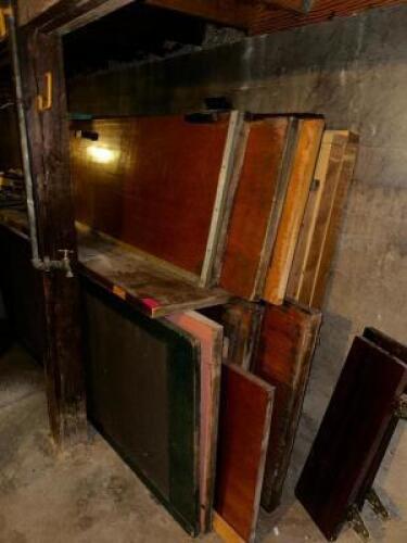 DESCRIPTION (1) LOT OF VINTAGE INDOOR DOORS. THIS LOT IS: ONE MONEY LOCATION BASEMENT 3 QTY 1