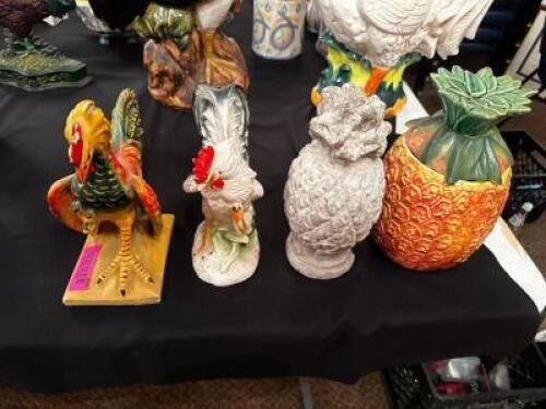 DESCRIPTION (4) PIECES OF ASSORTED DECORATIONS. THIS LOT IS: ONE MONEY LOCATION ROOM 3 QTY 1