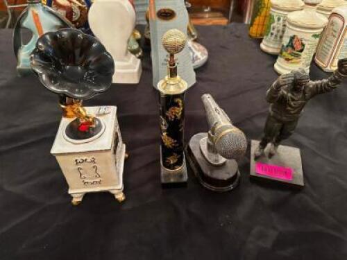 DESCRIPTION (4) PIECES OF ASSORTED DECORATIONS. THIS LOT IS: ONE MONEY LOCATION ROOM 3 QTY 1
