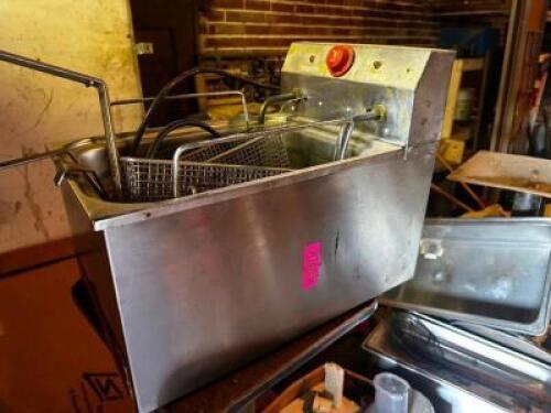 DESCRIPTION COUNTER TOP ELECTRIC FRYER. ADDITIONAL INFORMATION UNTESTED LOCATION STORAGE SHED QTY 1