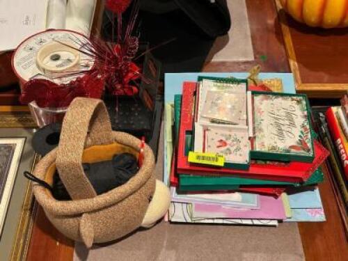 DESCRIPTION: LOT OF ASSORTED DECORATIONS AND THANK YOU LETTERS LOCATION: ROOM 3 THIS LOT IS: ONE MONEY QTY: 1